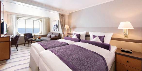 Hapag Lloyd Cruises MS Europa Suite.jpg